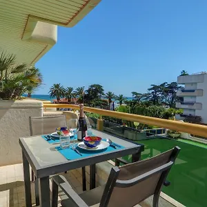  Apartment Mediterraneo Seaview By Hello Homes